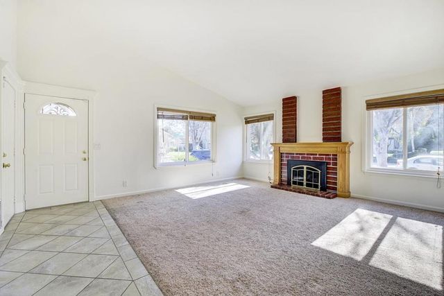 313 Oakberry Way, San Jose, CA 95123