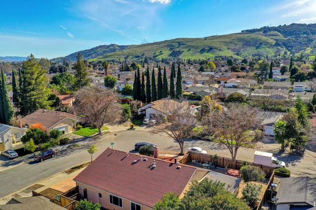 313 Oakberry Way, San Jose, CA 95123