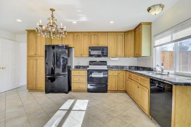 313 Oakberry Way, San Jose, CA 95123