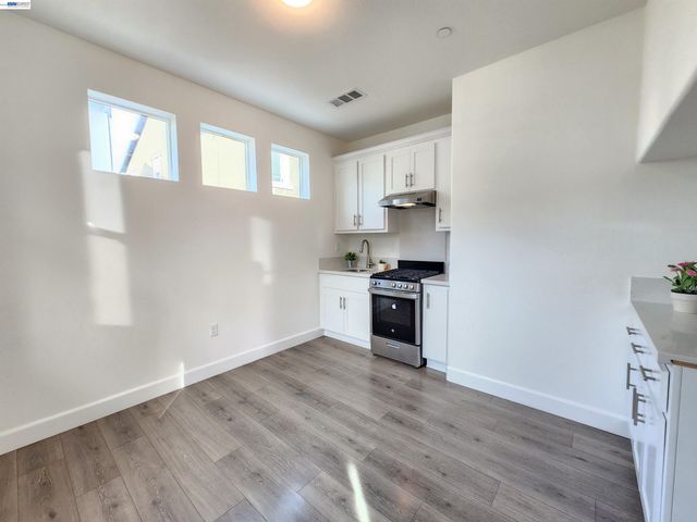 417 Mystic Ln, Pittsburg, CA 94565