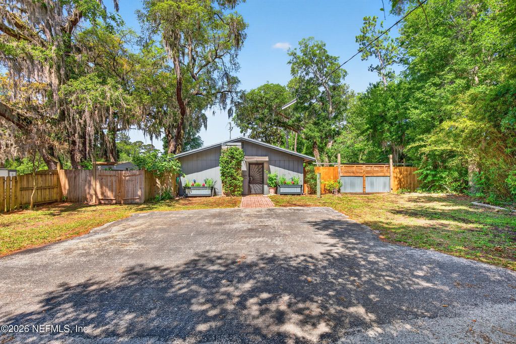 6861 LENOX Avenue, Jacksonville, FL 32205