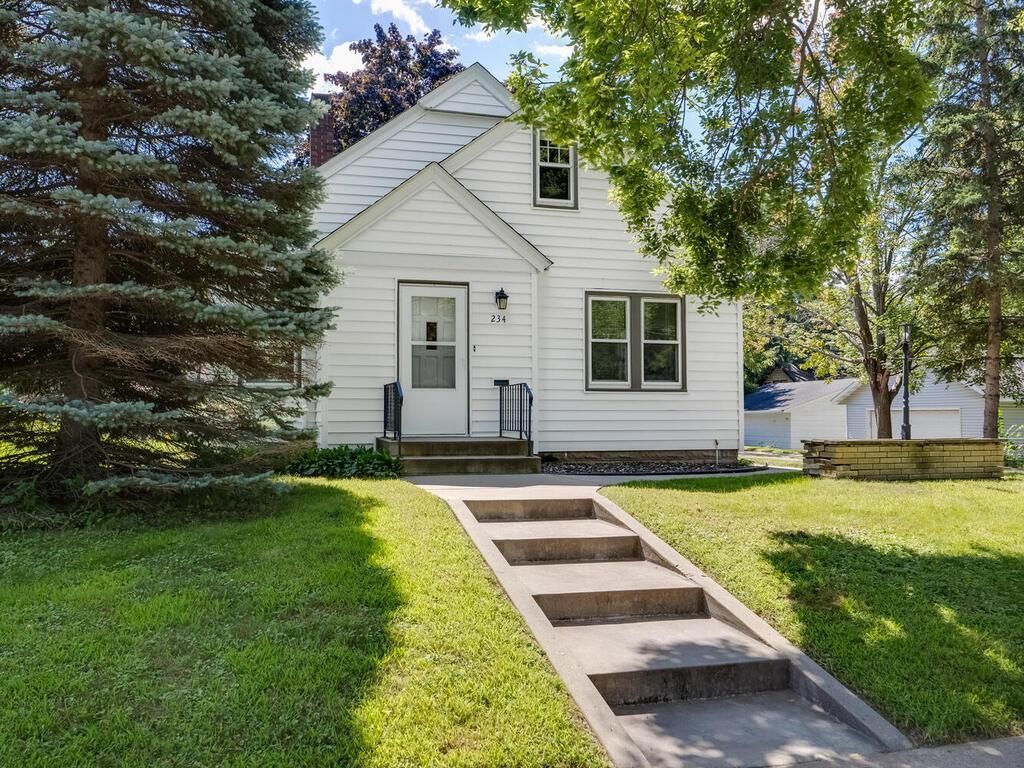 234 Haskell Street E, West Saint Paul, MN 55118