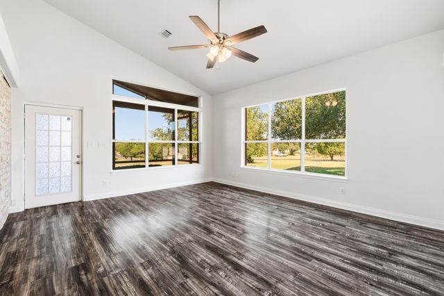 606 Rolling Hills RD, Liberty Hill, TX 78642