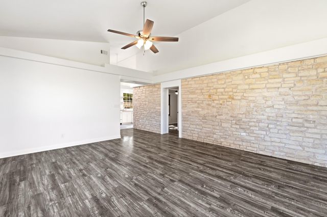 606 Rolling Hills RD, Liberty Hill, TX 78642