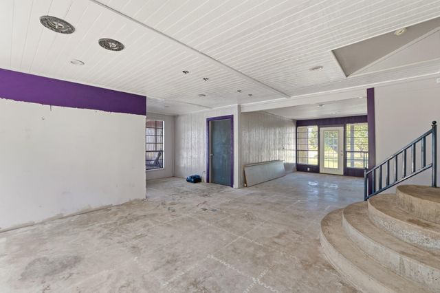 606 Rolling Hills RD, Liberty Hill, TX 78642