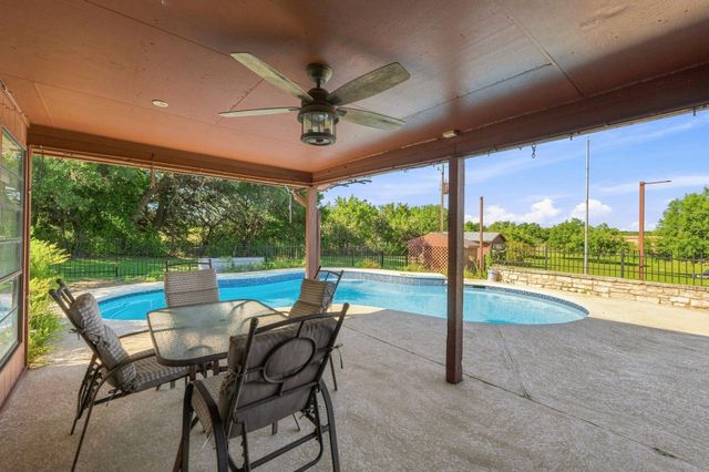 606 Rolling Hills RD, Liberty Hill, TX 78642