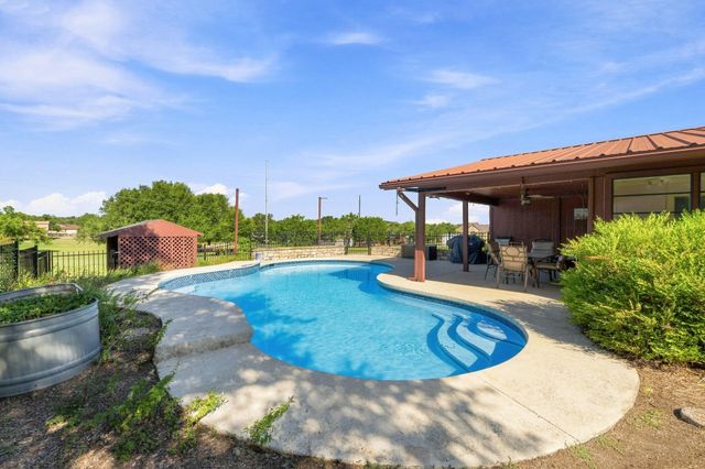 606 Rolling Hills RD, Liberty Hill, TX 78642