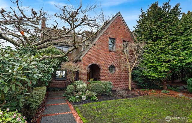 2301 Rosemont Place W, Seattle, WA 98199