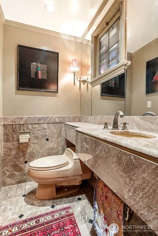 2301 Rosemont Place W, Seattle, WA 98199