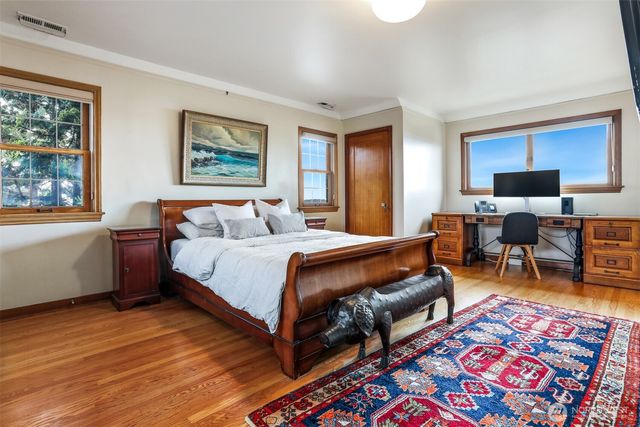 2301 Rosemont Place W, Seattle, WA 98199