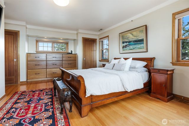 2301 Rosemont Place W, Seattle, WA 98199