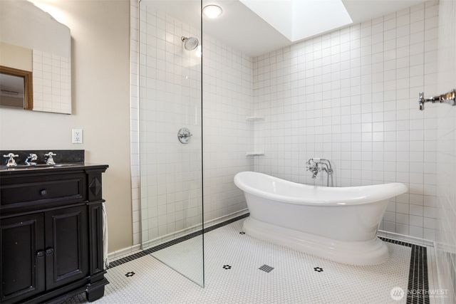 2301 Rosemont Place W, Seattle, WA 98199