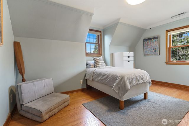 2301 Rosemont Place W, Seattle, WA 98199