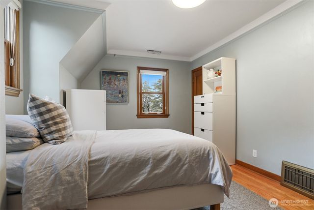 2301 Rosemont Place W, Seattle, WA 98199