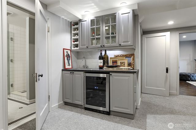 2301 Rosemont Place W, Seattle, WA 98199