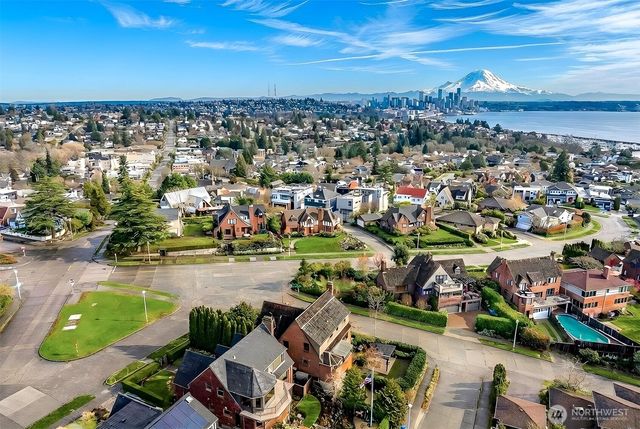 2301 Rosemont Place W, Seattle, WA 98199