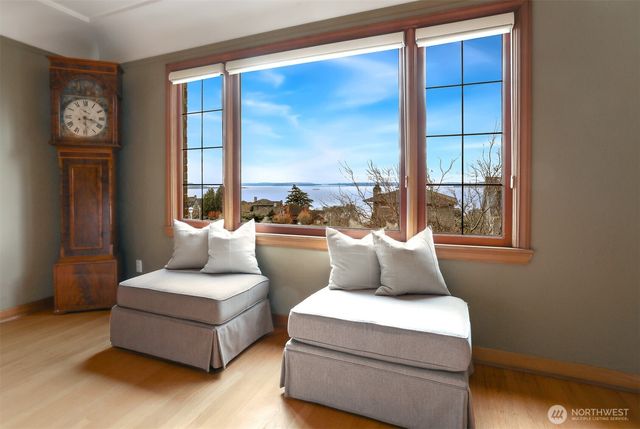 2301 Rosemont Place W, Seattle, WA 98199