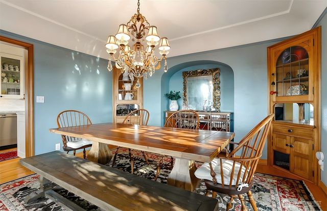 2301 Rosemont Place W, Seattle, WA 98199