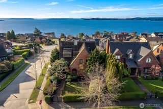 2301 Rosemont Place W, Seattle, WA 98199