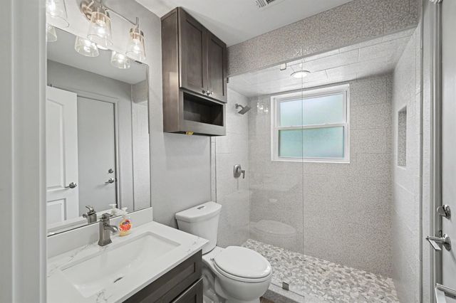 60 La Jolla Circle, Montgomery, TX 77356