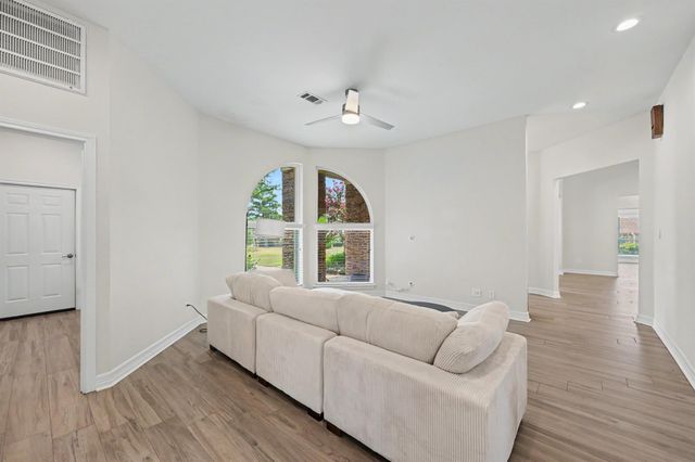60 La Jolla Circle, Montgomery, TX 77356