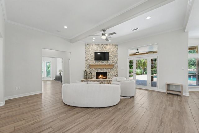 60 La Jolla Circle, Montgomery, TX 77356