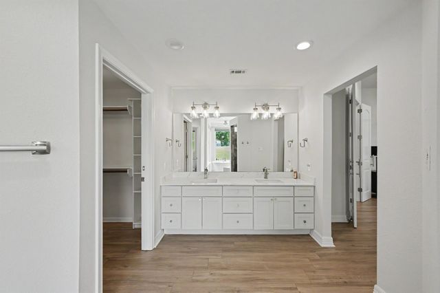 60 La Jolla Circle, Montgomery, TX 77356