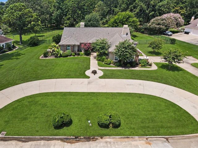 60 La Jolla Circle, Montgomery, TX 77356