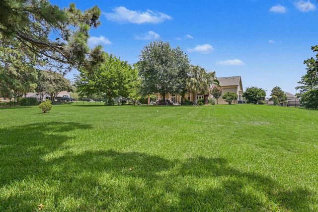 60 La Jolla Circle, Montgomery, TX 77356