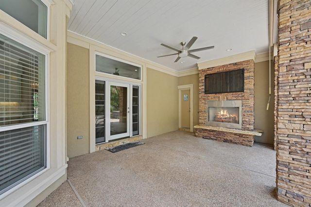 60 La Jolla Circle, Montgomery, TX 77356