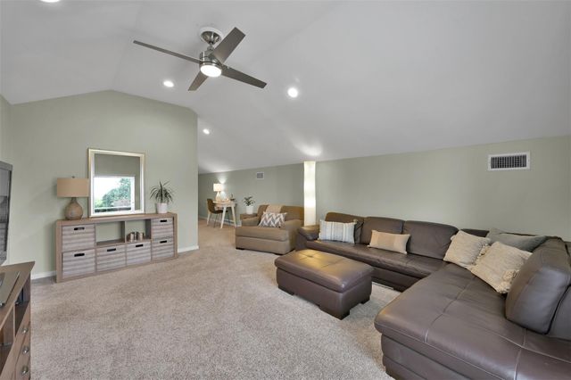 60 La Jolla Circle, Montgomery, TX 77356