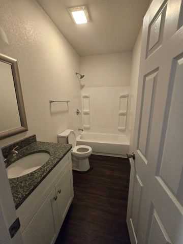 920 Willow Dr, Lawrenceburg, TN 38464