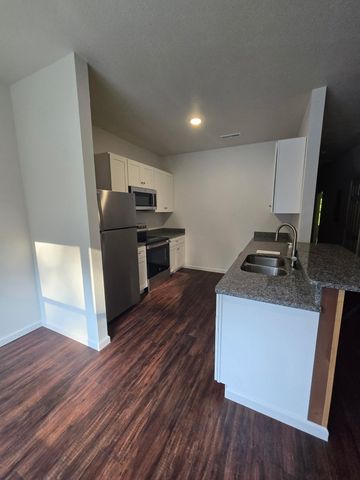 920 Willow Dr, Lawrenceburg, TN 38464