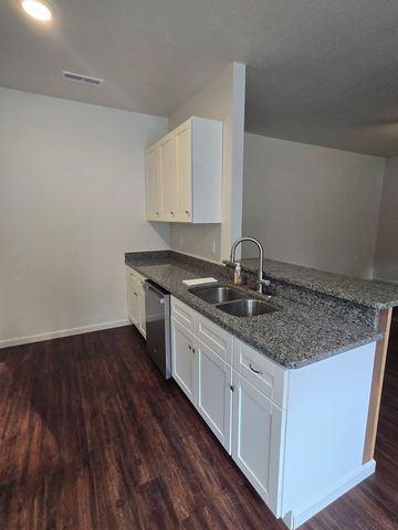 920 Willow Dr, Lawrenceburg, TN 38464