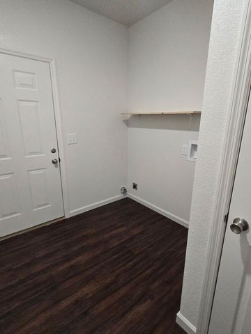 920 Willow Dr, Lawrenceburg, TN 38464