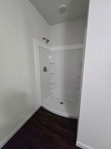 920 Willow Dr, Lawrenceburg, TN 38464