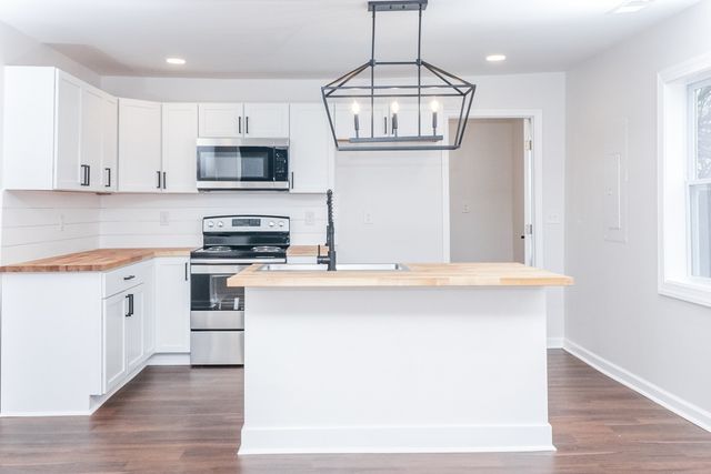 109 E 15th St, Columbia, TN 38401