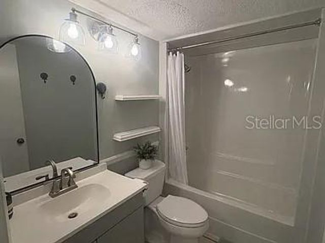 995 LAGUNA DRIVE 305, Venice, FL 34285