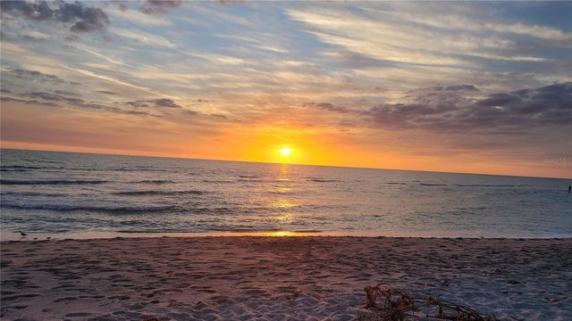 995 LAGUNA DRIVE 305, Venice, FL 34285