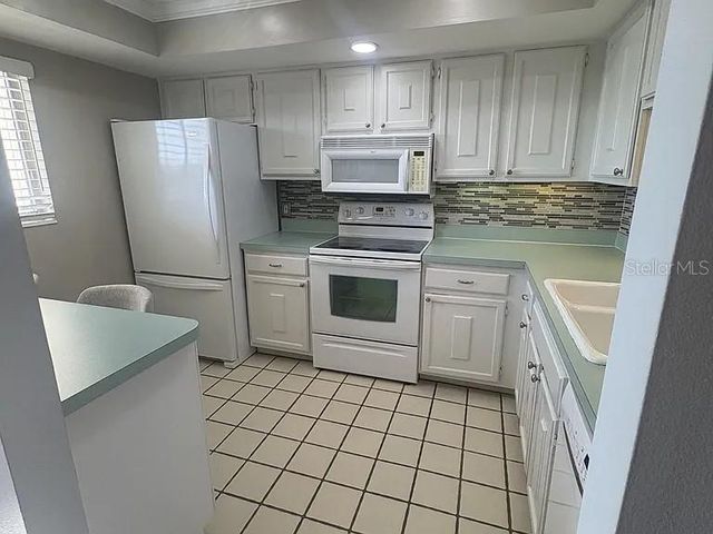 995 LAGUNA DRIVE 305, Venice, FL 34285