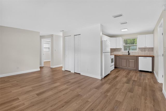 305 JOYCE STREET, Edgewater, FL 32132