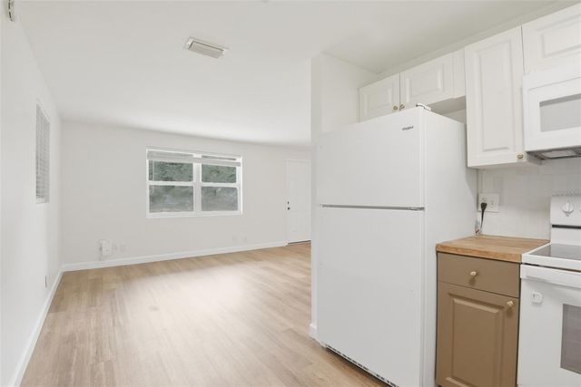 305 JOYCE STREET, Edgewater, FL 32132