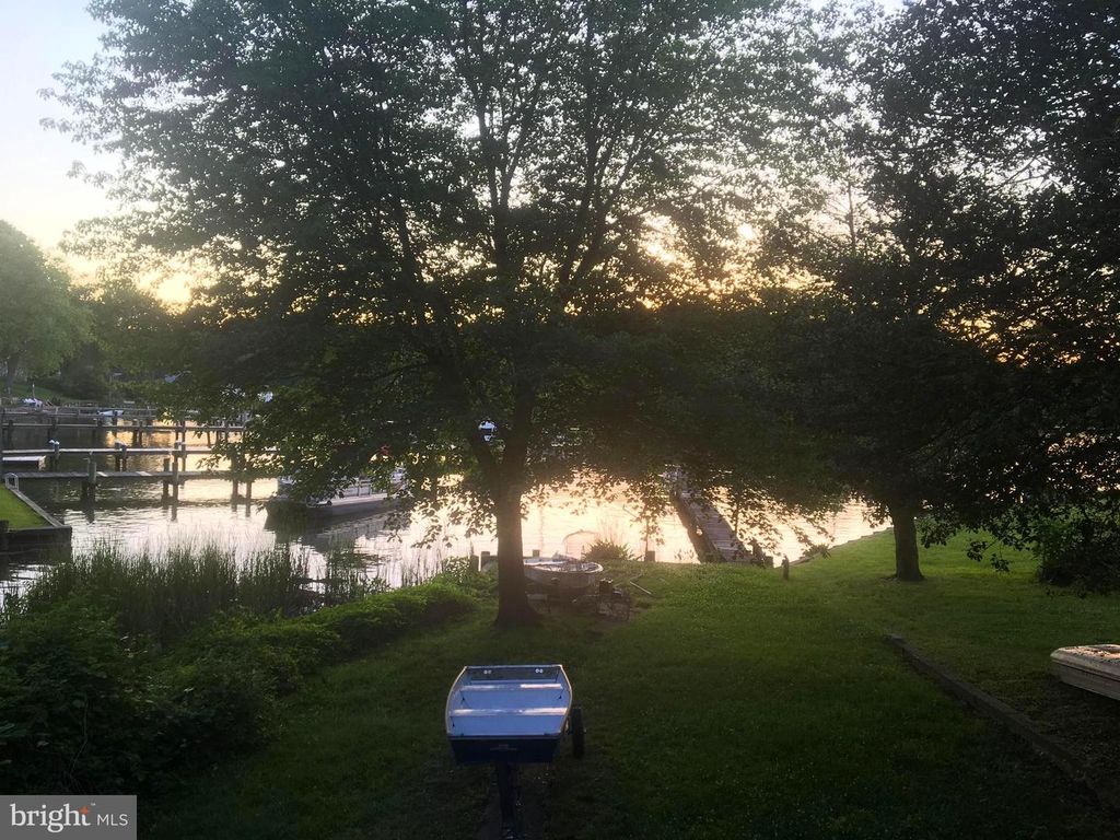 2200 POPLAR RD, Essex, MD 21221