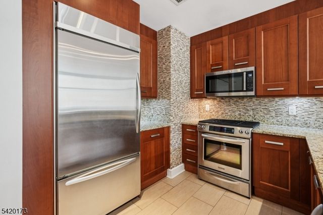 8100 River Rd 210, North Bergen Twp., NJ 07047