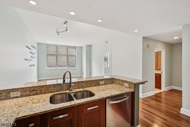 8100 River Rd 210, North Bergen Twp., NJ 07047