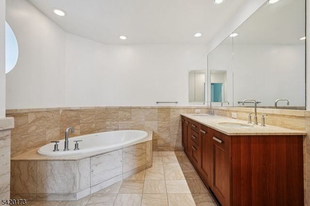 8100 River Rd 210, North Bergen Twp., NJ 07047