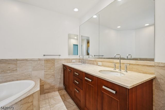 8100 River Rd 210, North Bergen Twp., NJ 07047