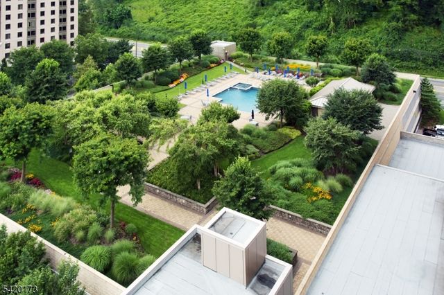 8100 River Rd 210, North Bergen Twp., NJ 07047