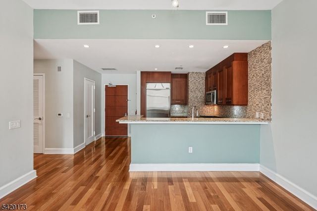 8100 River Rd 210, North Bergen Twp., NJ 07047