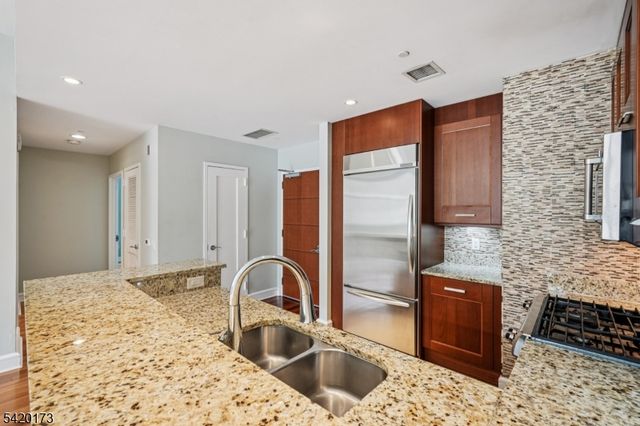 8100 River Rd 210, North Bergen Twp., NJ 07047